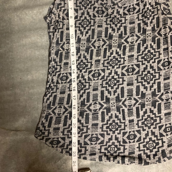 NWOT Aztec Print Sleeveless Top - Picture 8 of 9